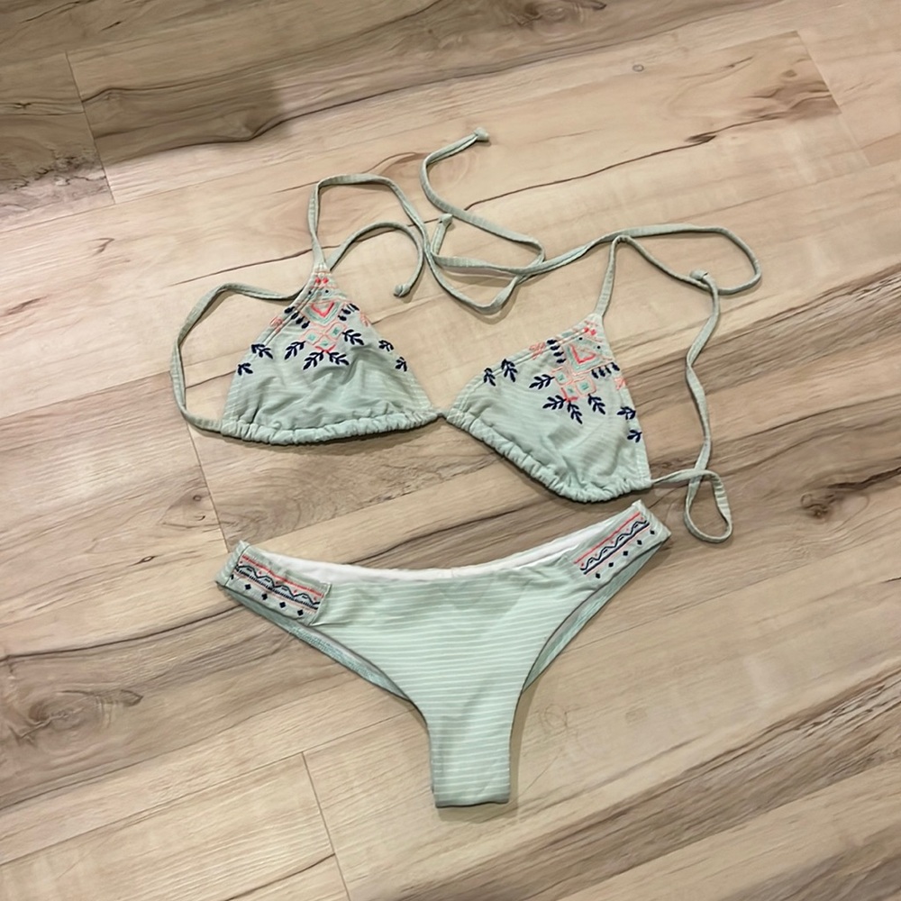 🔥 Roxy bikini size small light teal!